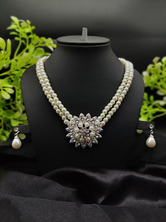 Imported Graceful Radiance Pearl Necklace Set With Exquisite Floral Pendant